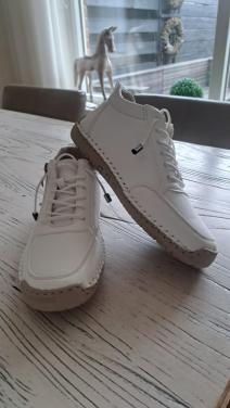 Nieuwe schoenen te groot gekocht  is een ruime maat 38  leuk model