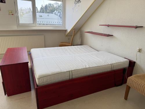 Bed ombouw  met kasten kers
