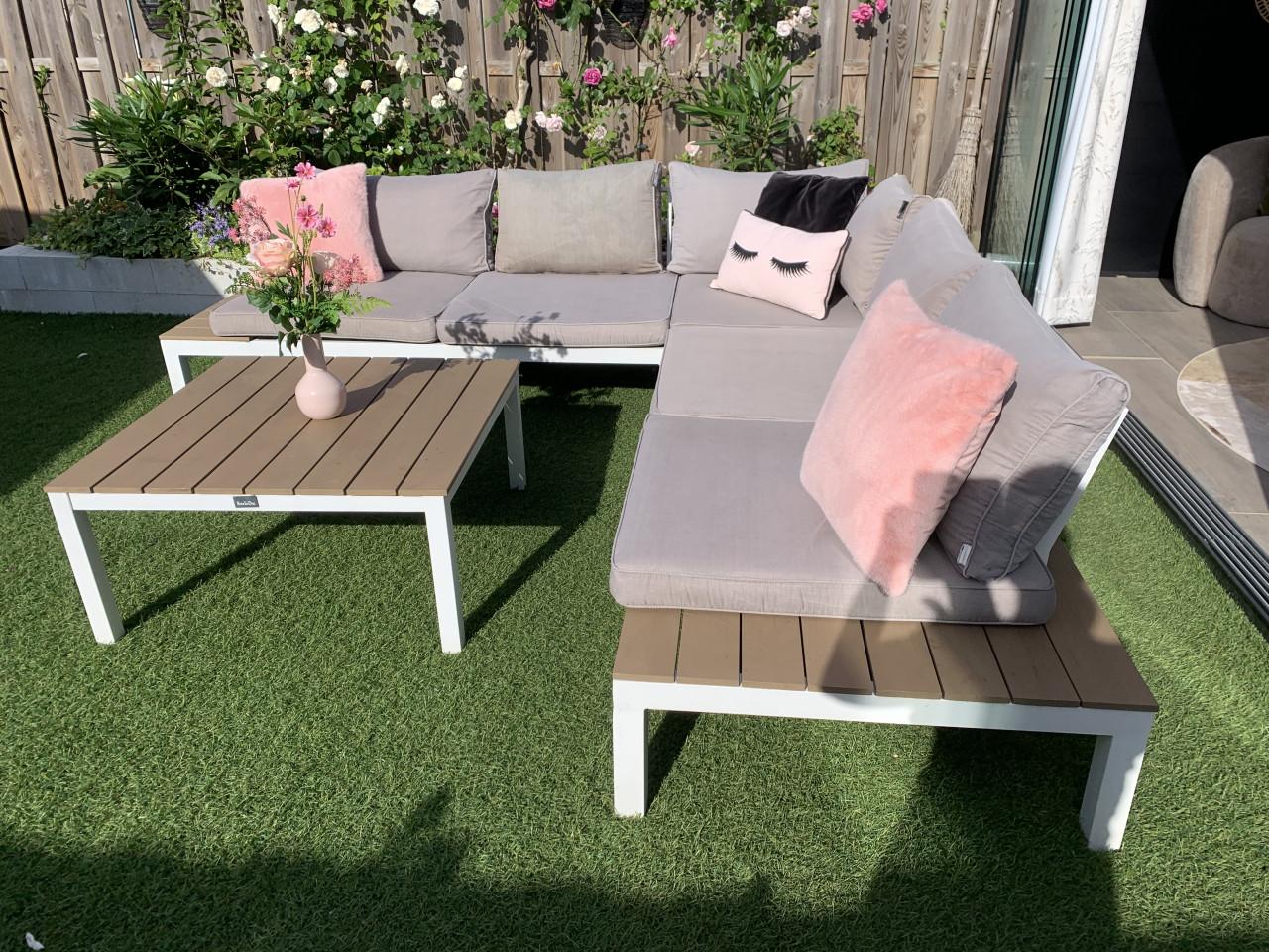 Loungeset wit Alminium, met kussens en tafel