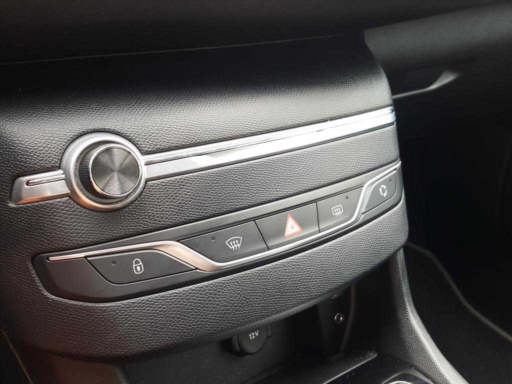 Peugeot 308 1.2 e-thp 110pk blue lease premium | navigatie | bt | cruise & 