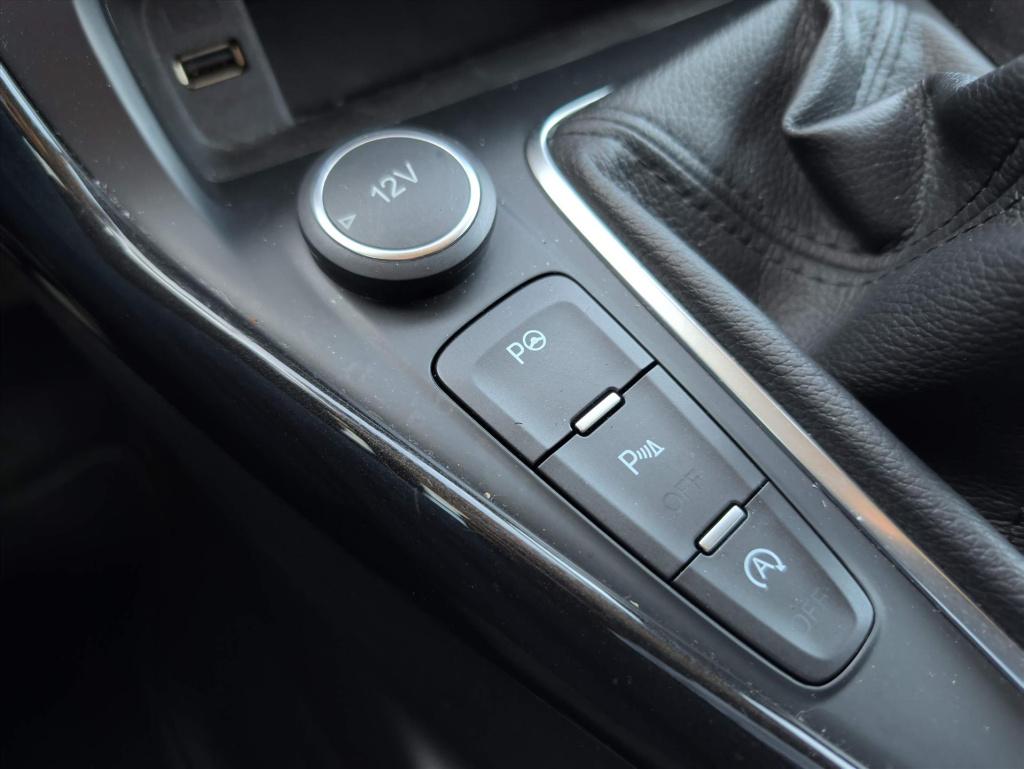 Ford Focus 1.0 ecoboost 5-deurs titanium | carplay | trekhaak | nwe distrib