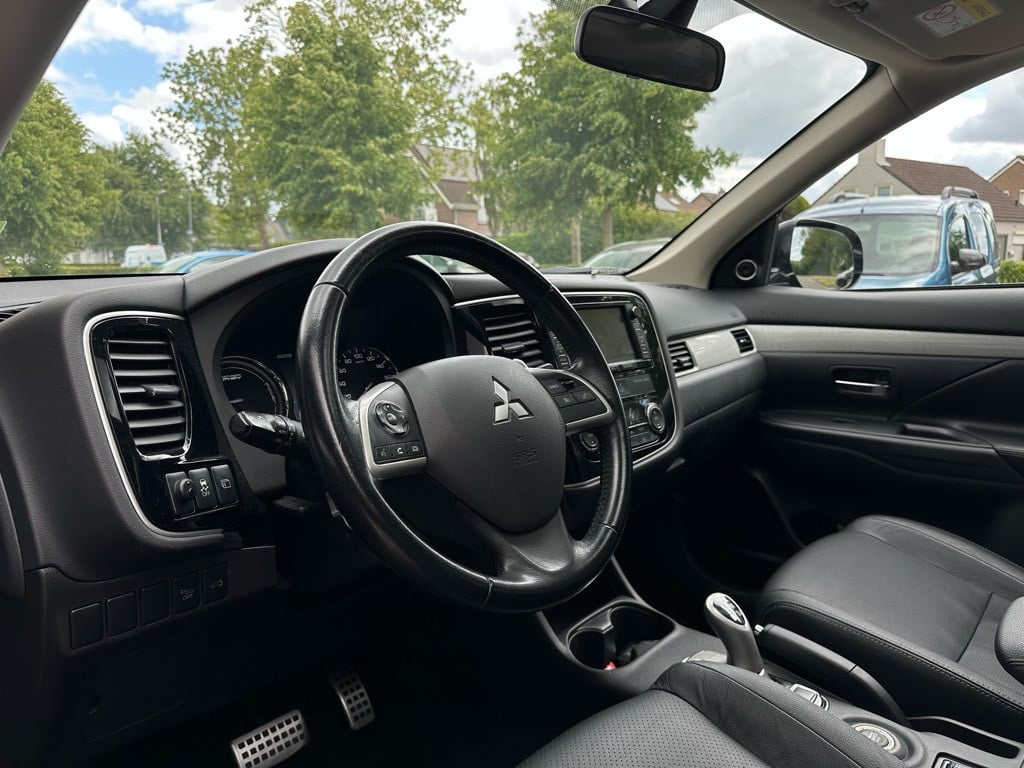 Mitsubishi Outlander 2.0 phev instyle