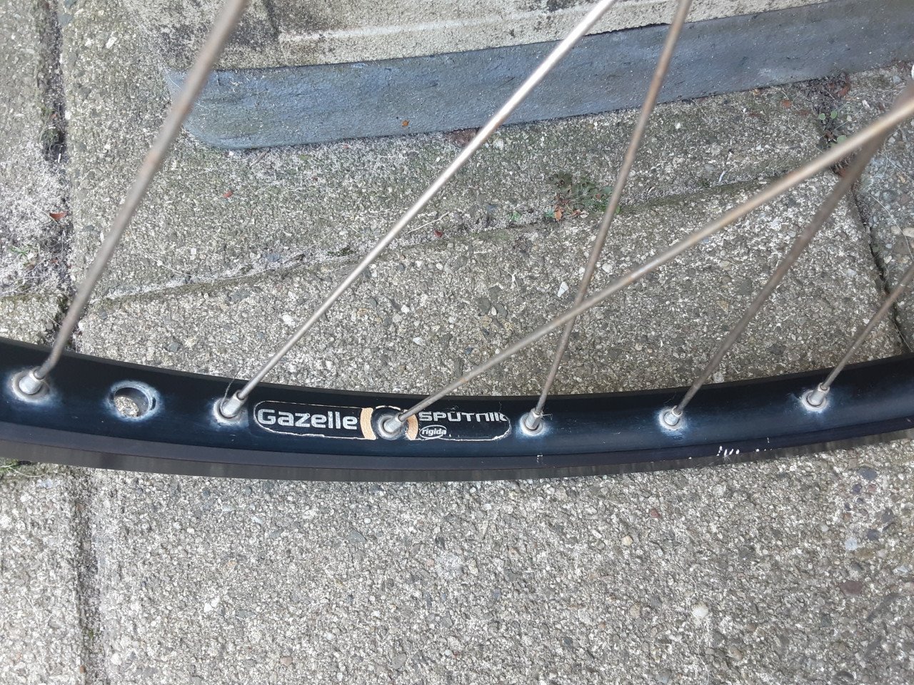 Gazelle 26 inch shimano voorwiel, naafdynamo, rollerbrake rem