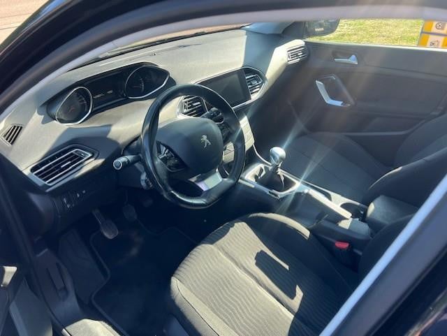 Peugeot 308 1.6 bluehdi blue lease executive