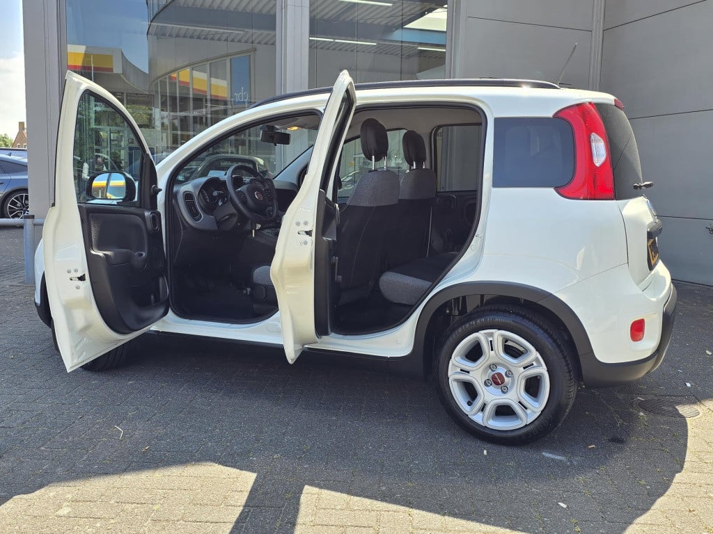Fiat Panda 1.0 hybrid city life slechts 2895 km!!