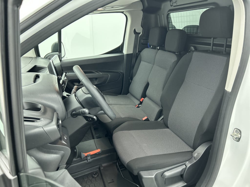 Citroen Berlingo bluehdi 100 pk club 3-zits | rijklaar achterklep met raam 