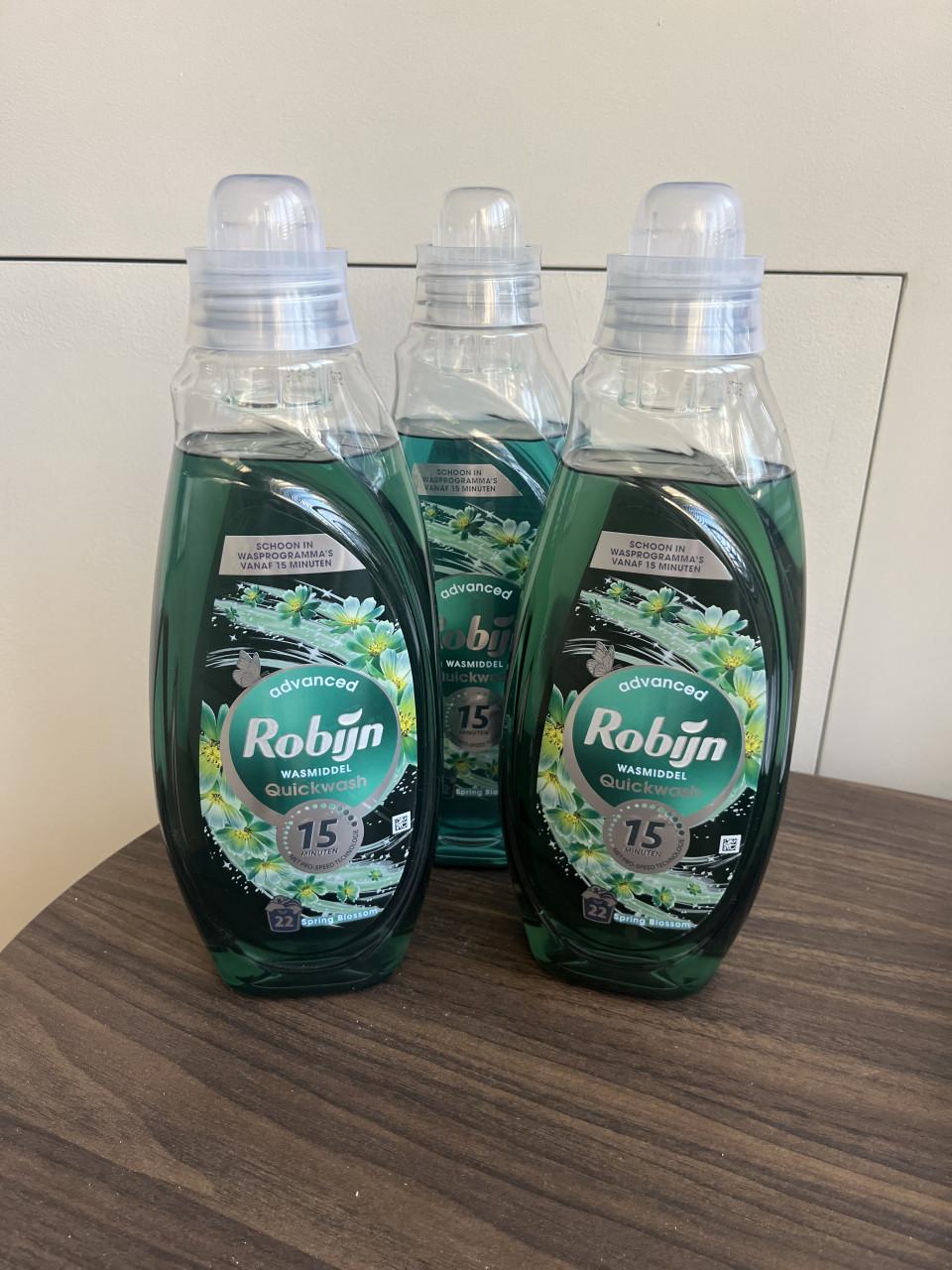 Robijn QuikWash Spring Blossom 2 ongebruikt,1 licht gebruikt