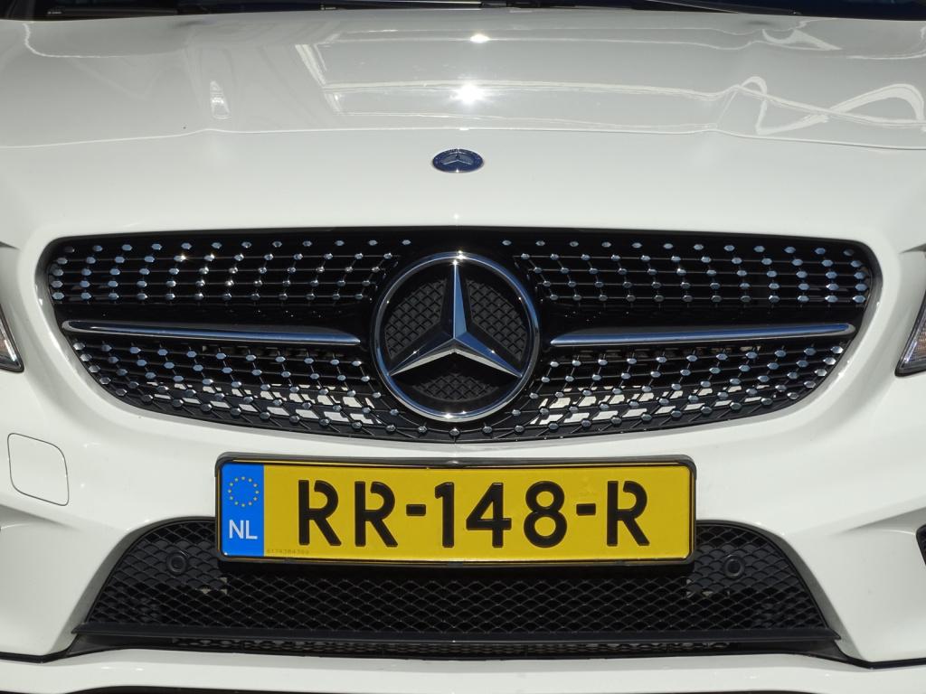 Mercedes-Benz Cla shooting brake 180 orangeart edition amg pakket