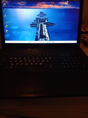 Asus laptp 17'' scherm