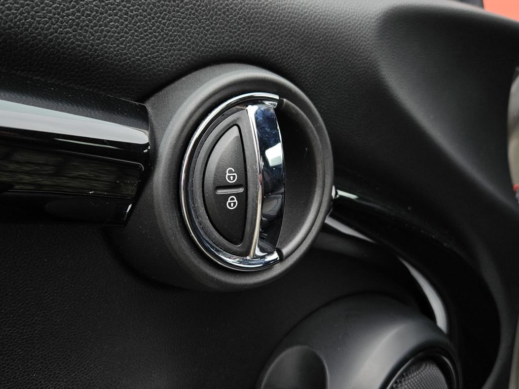 Mini One 1.2 blackyard | pdc | stoelverw.