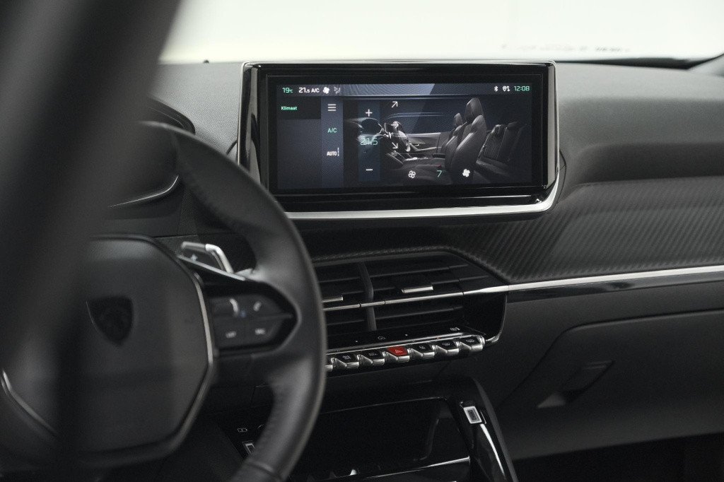 Peugeot 2008 puretech 130 eat8 allure | camera | navigatie | apple carplay 