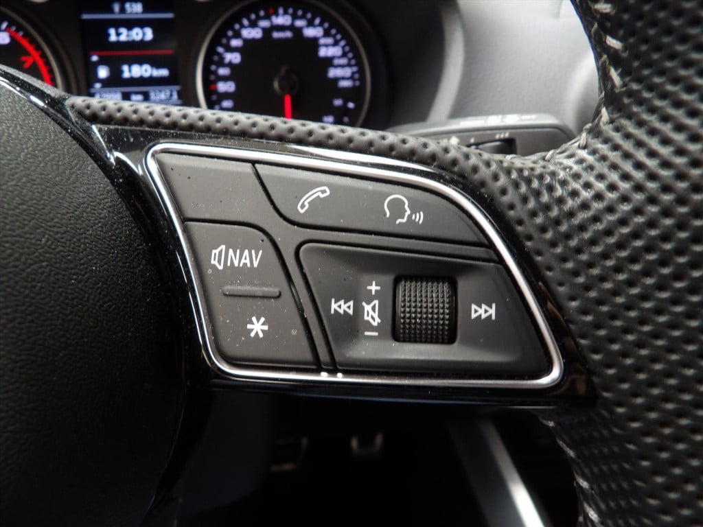 Audi Q2 35 tfsi 150pk s tronic s line edition
