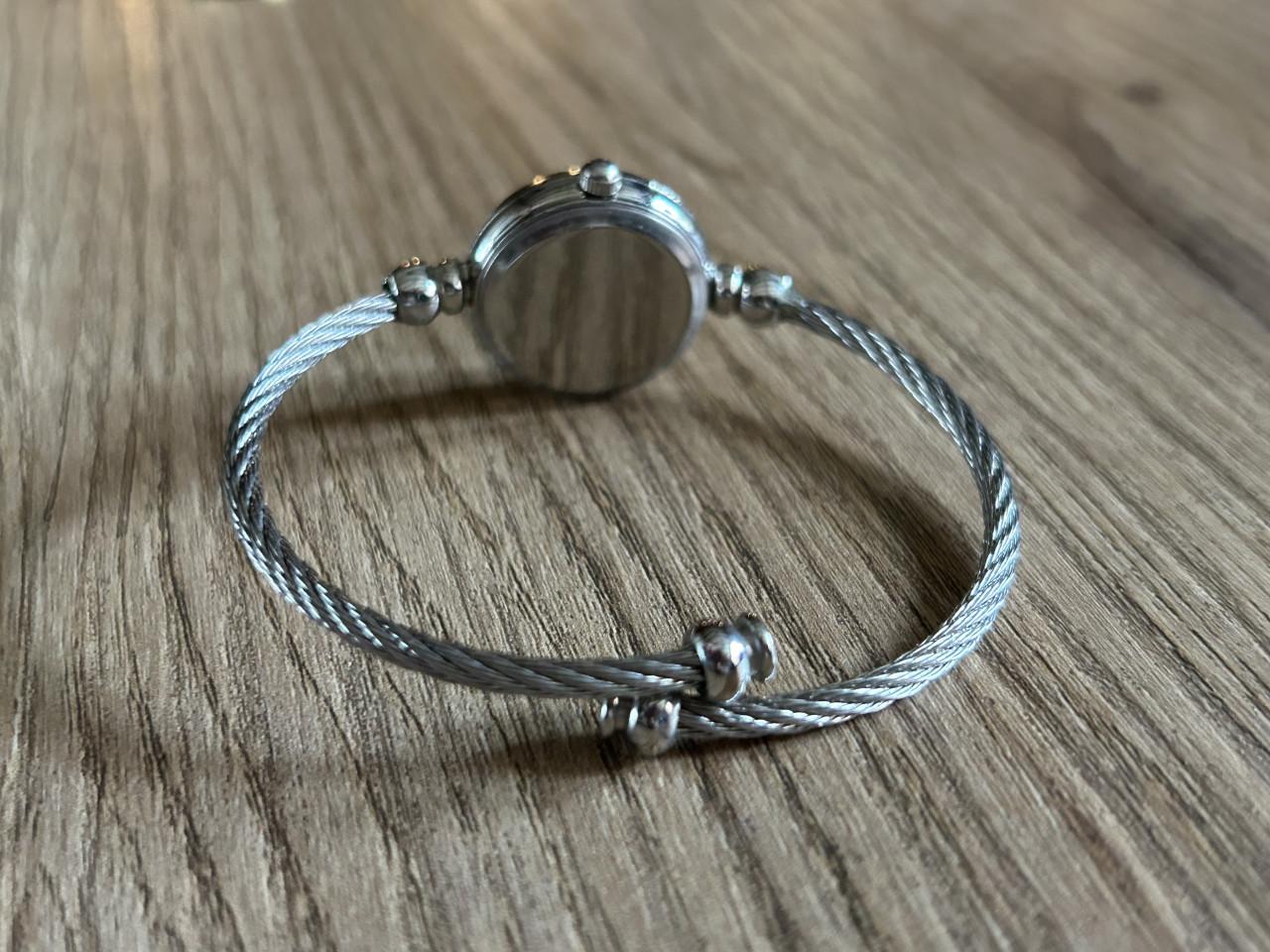 Dameshorloge/armbandhorloge, zilverkleurig, nieuw