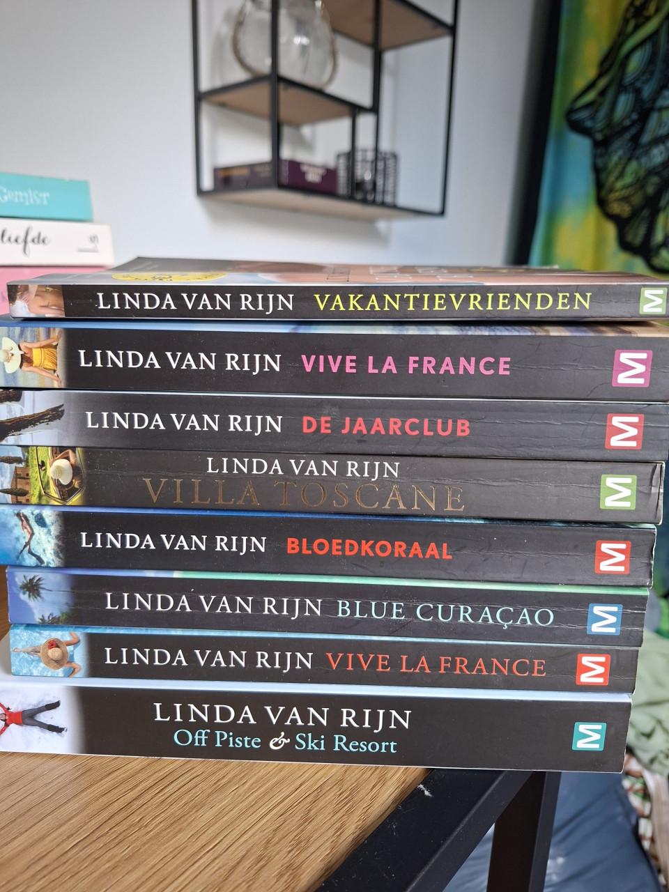 8 boeken Linda van Rijn