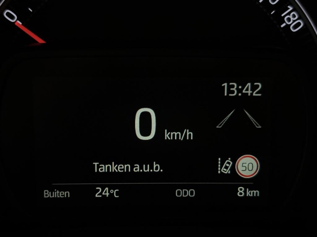 Toyota Aygo x 1.0 vvt-i mt jbl| pdc| stoel.verw| camera| keyless| climate