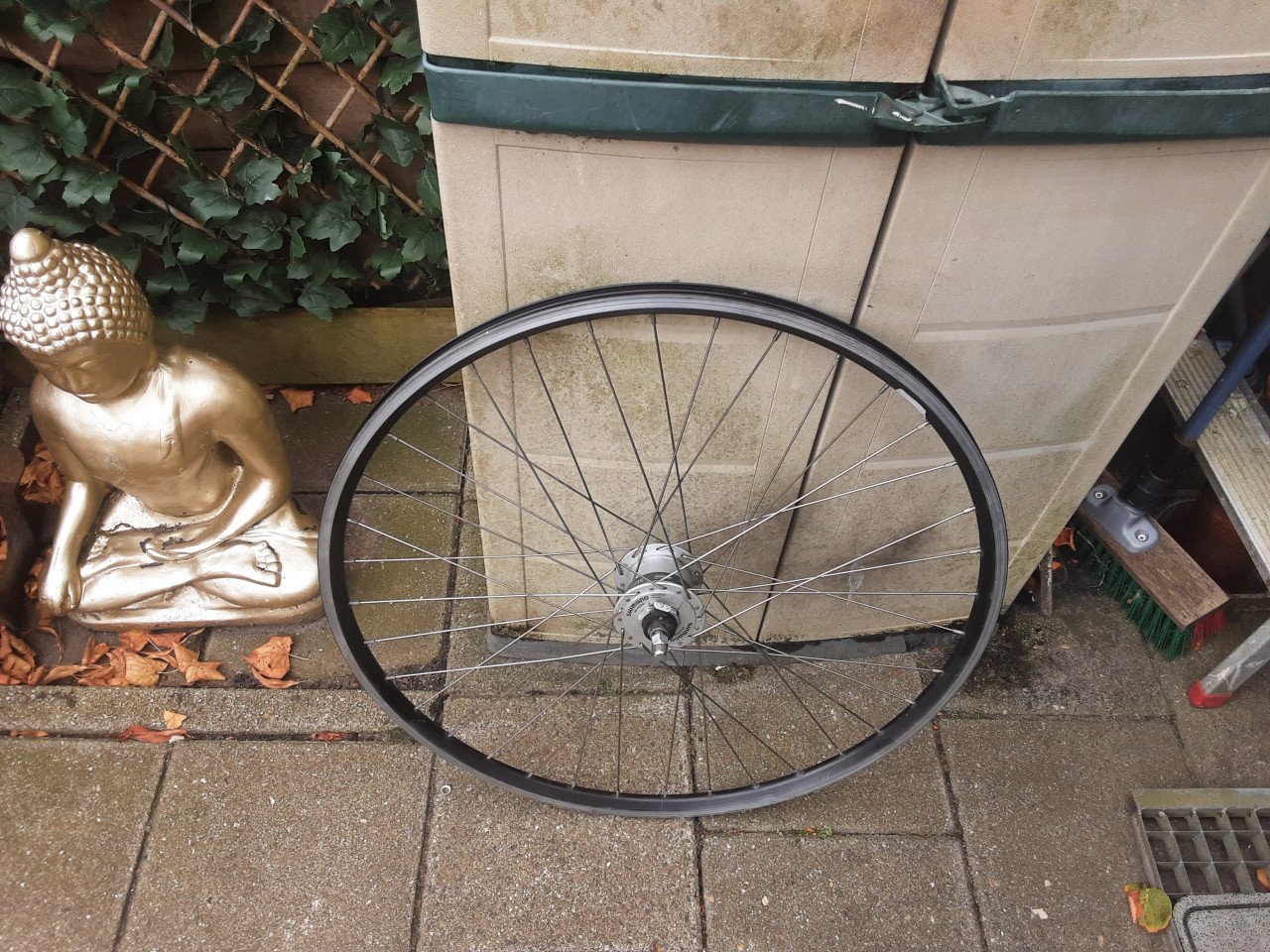 28 inch shimano voorwiel, naafdynamo,  velg rem