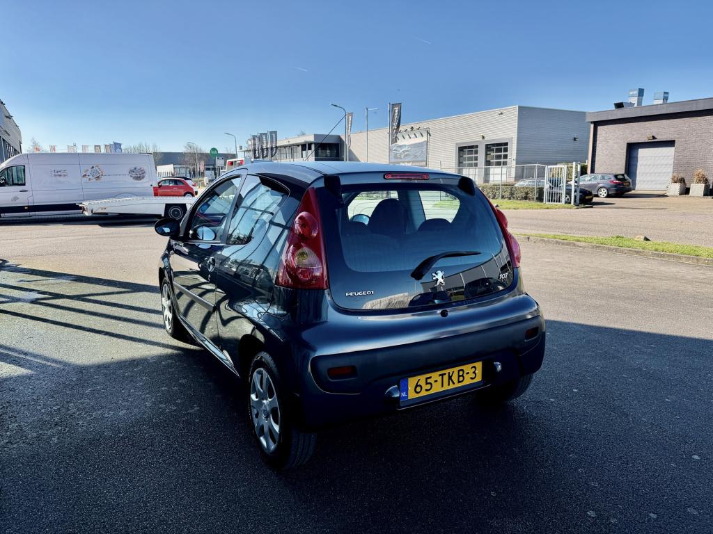 Peugeot 107 1.0-12v xs airco