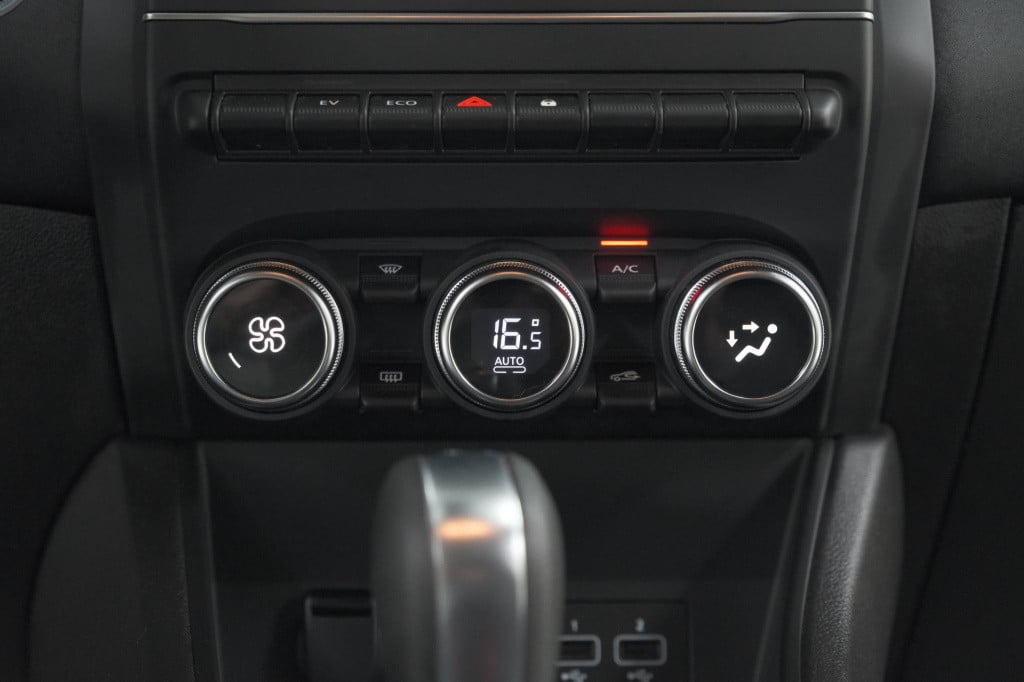 Renault Captur 1.6 e-tech full hybrid 145 techno | trekhaak | navigatie | p