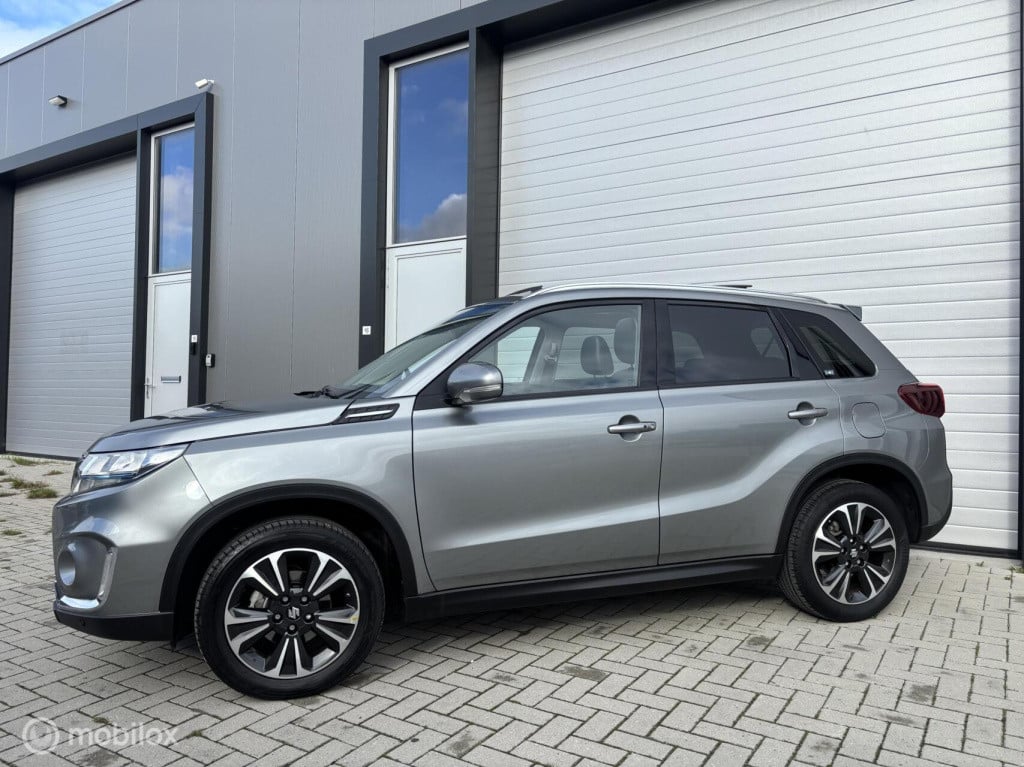 Suzuki Vitara 1.4 boosterjet style smart hybrid