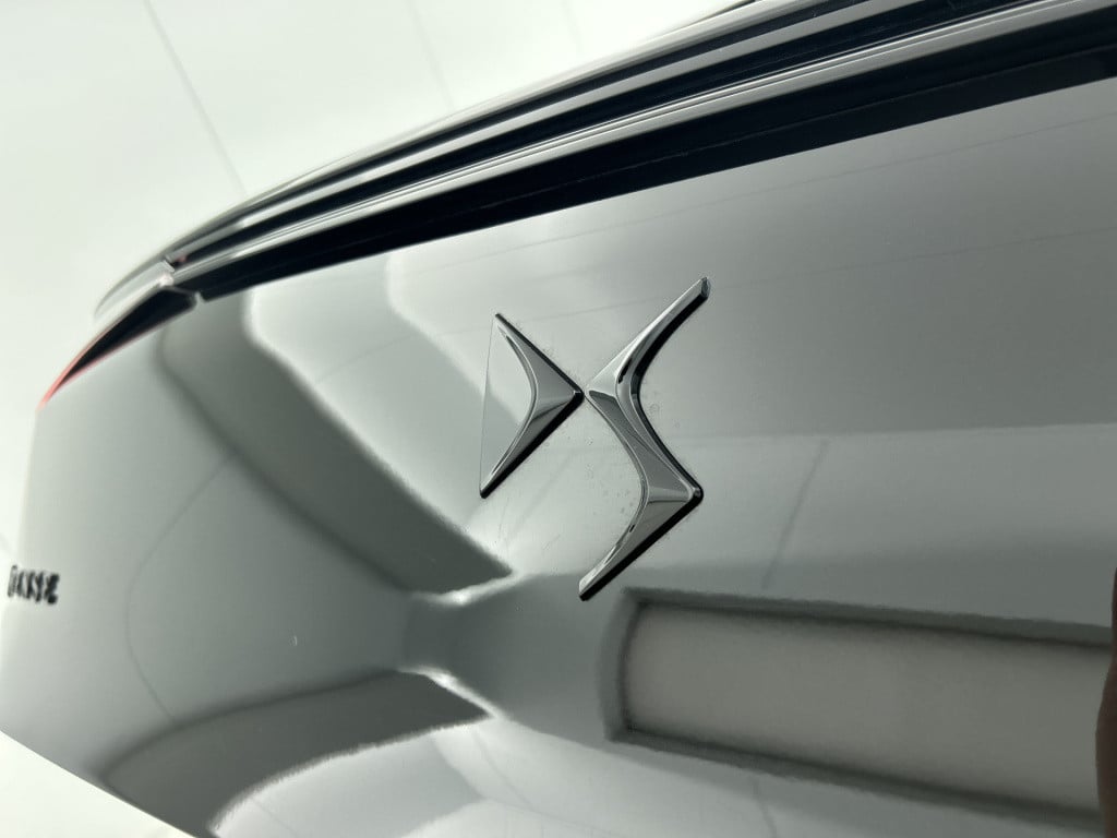 Ds Ds 4 e-tense performance line+ | rijklaar | trekhaak achter |