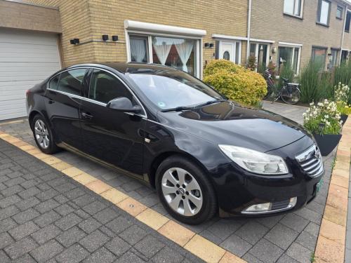 Tekoop zeer nette Opel Insignia 1.8i Cosmo  bj 2010