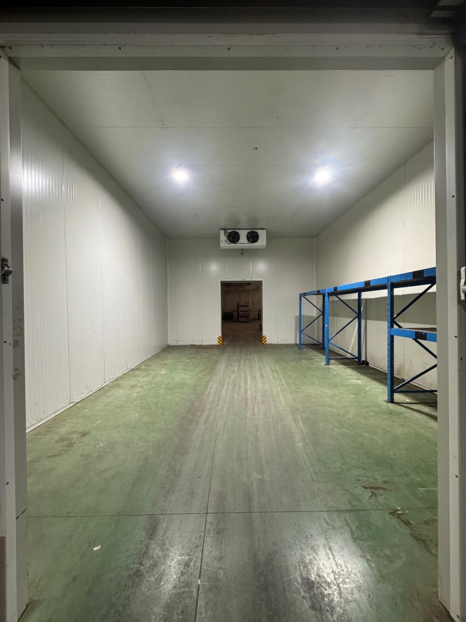 Bedrijfsunit met laaddocks – geconditioneerd – ca. 868 m² – Middelburg