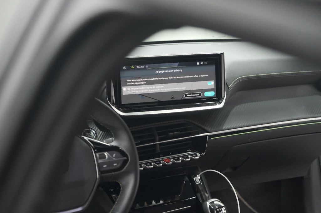 Peugeot 208 puretech 100 gt | camera | navigatie | apple carplay | parkeers