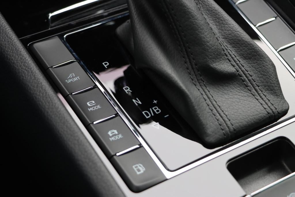 Skoda Superb combi 1.4 tsi laurin & klement 218pk dsg6 | lederen bekleding 
