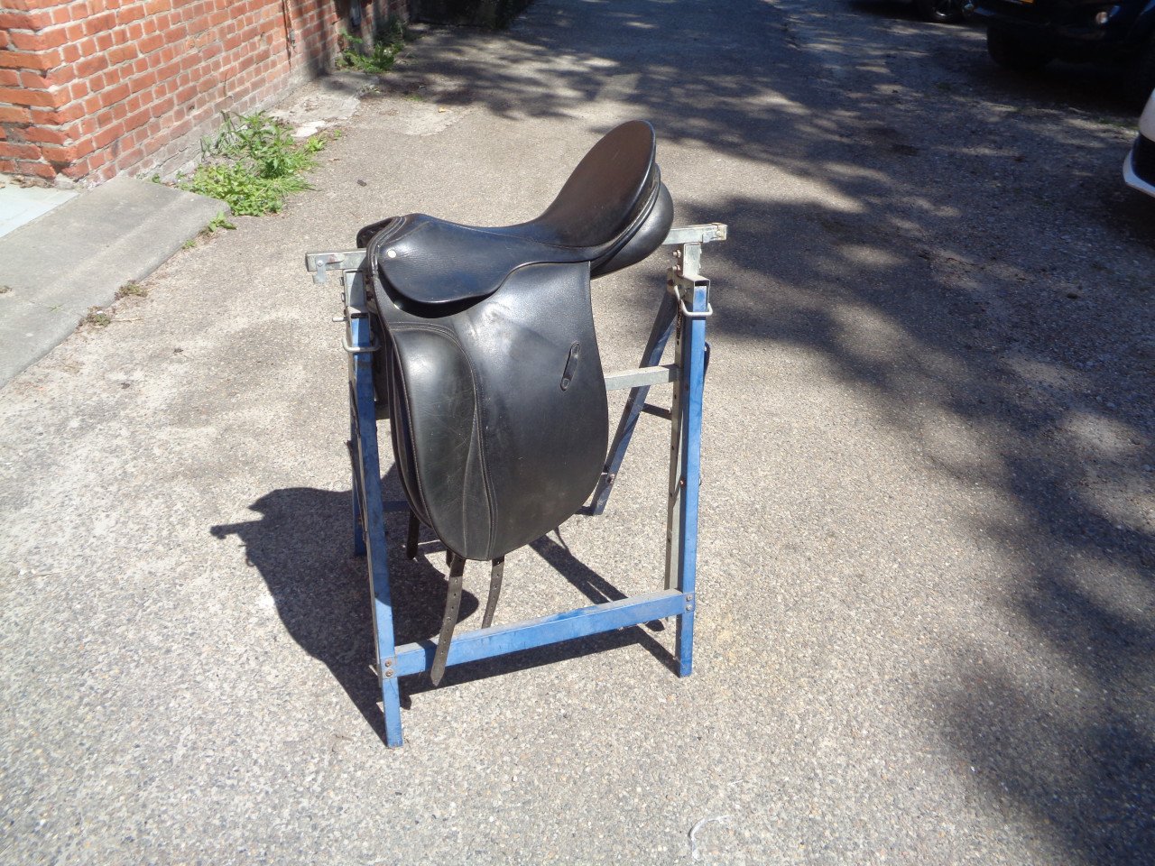 Dressuur zadel 17.5 inch zonder beugels en singel