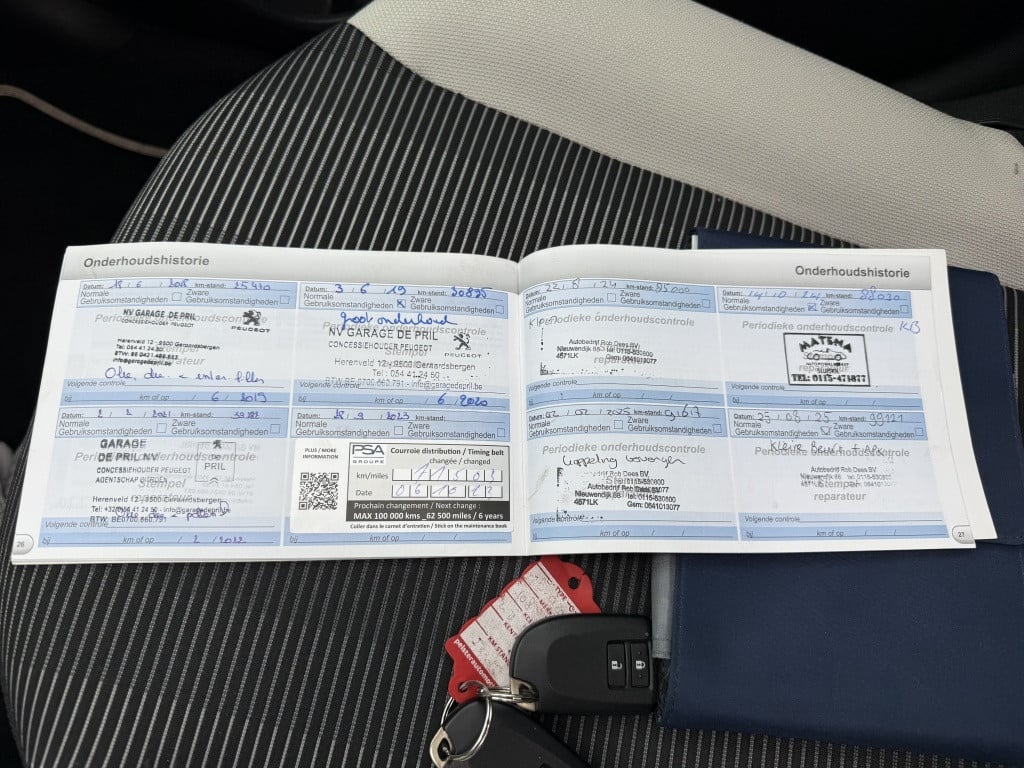 Peugeot 108 1.2 puretech // rolland garros // luxe uitvoering //
