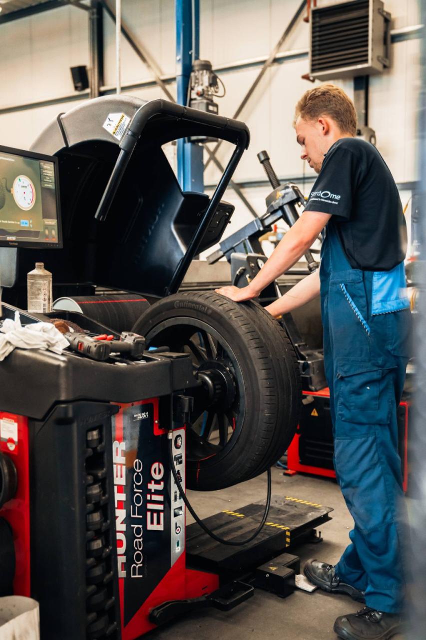 Mercedes-Benz E-Klasse 400 e 4matic amg line l panoramadak l techniek pakke