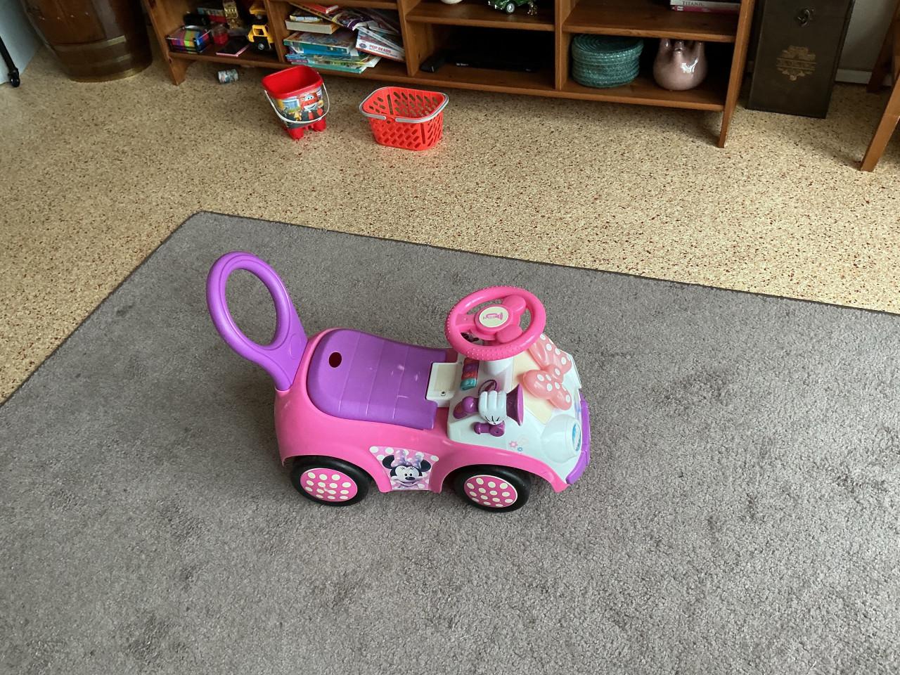 Loopauto disney met geluiden