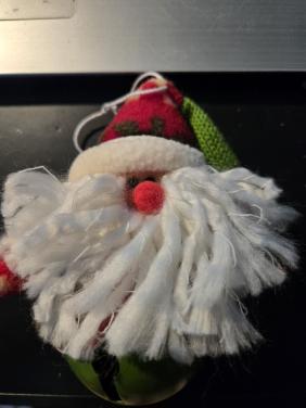 Kerstmanhanger met groene bel 14cm Evora