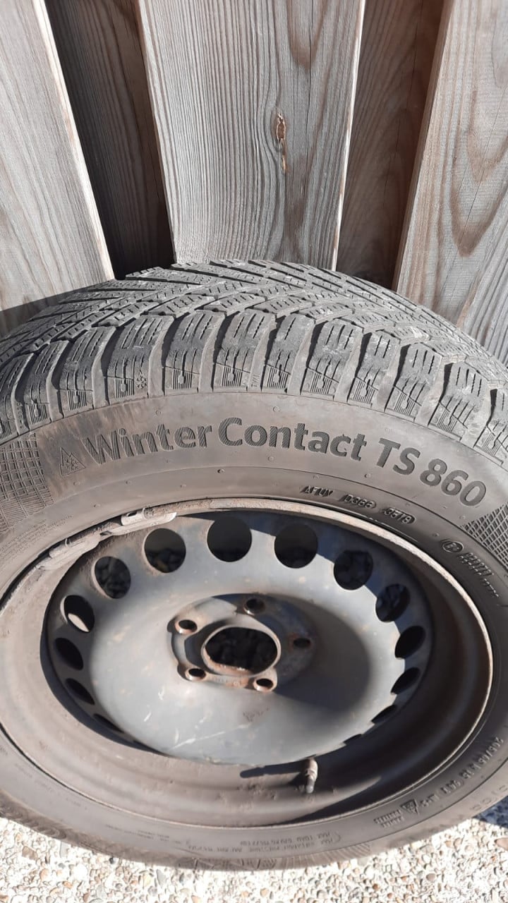 Continental winterbanden 205 x 65 R 15 T