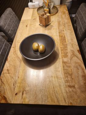 Bartafel met stoelen