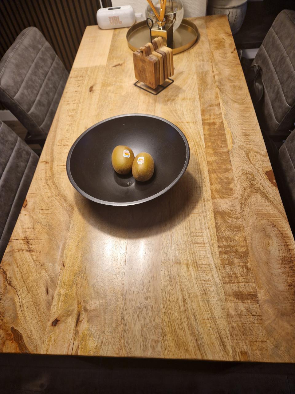 Bartafel met stoelen