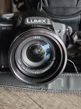 Krachtige zoom Panasonic Lumix DMC-FZ28 camera( Leica lens)