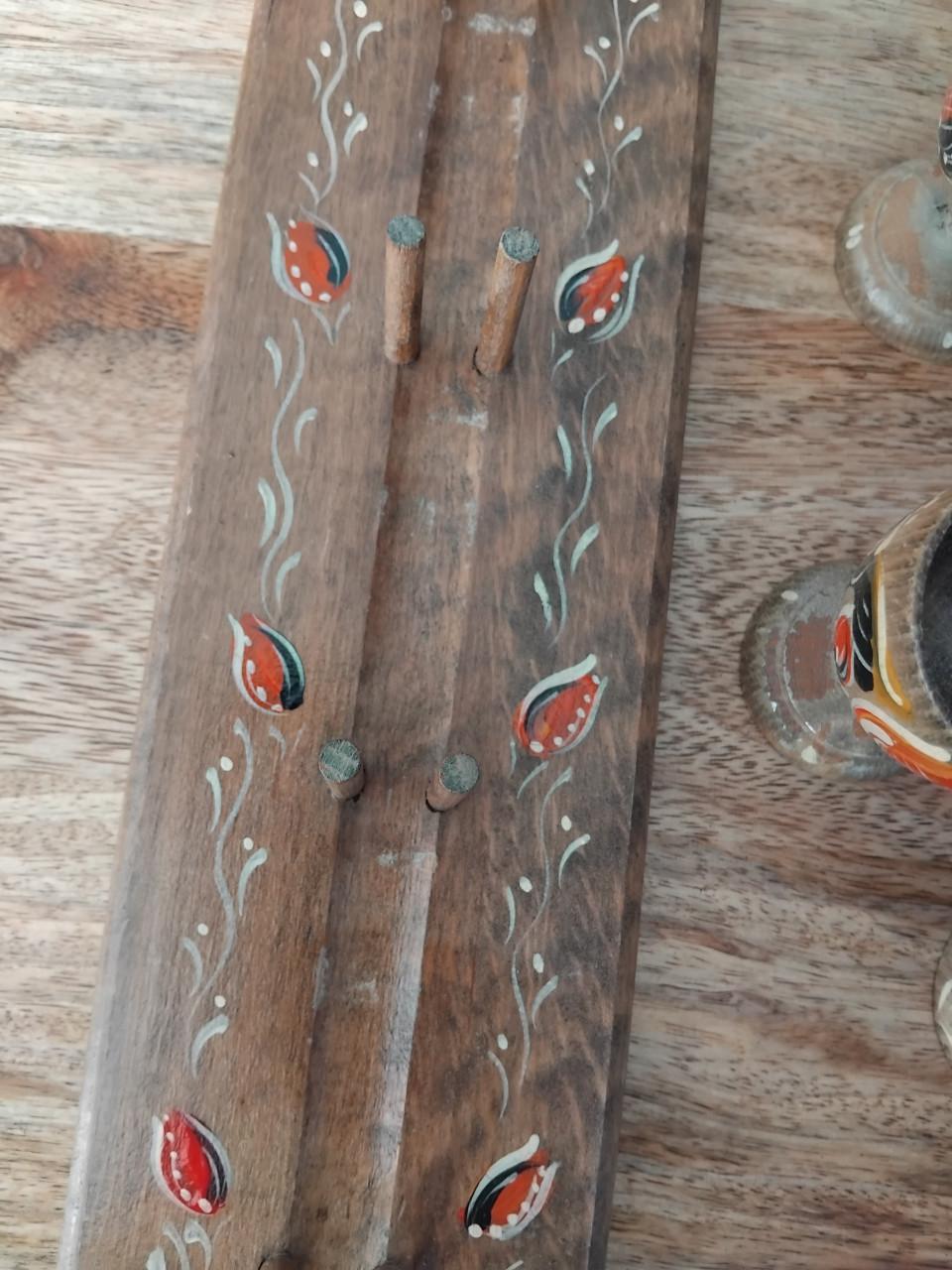 Vintage 6x Eierdopjes met wandhouder Hout