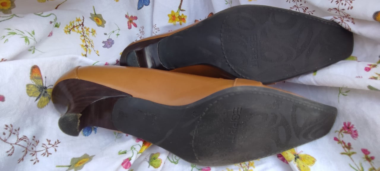 Dames Esprit pumps maat 42 (meer 43)  weinig gedragen, cognac kleur
