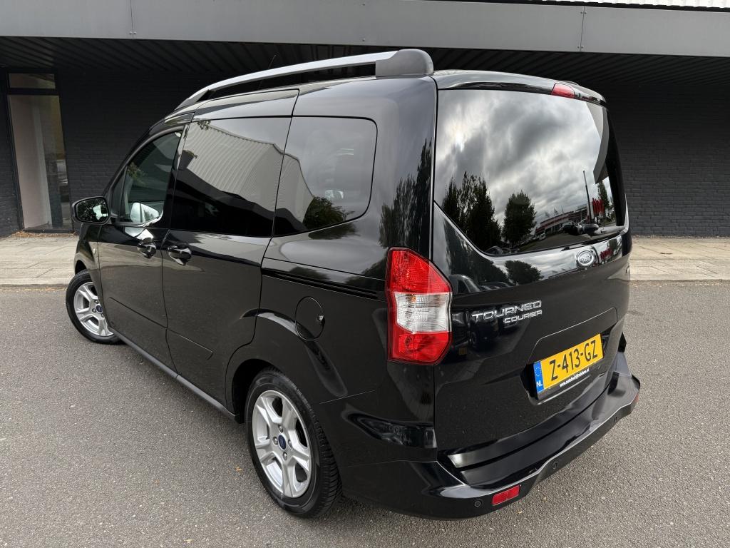 Ford Tourneo Courier 1.0 titanium