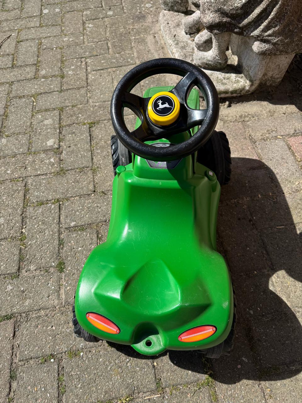 John Deere loopauto izgst