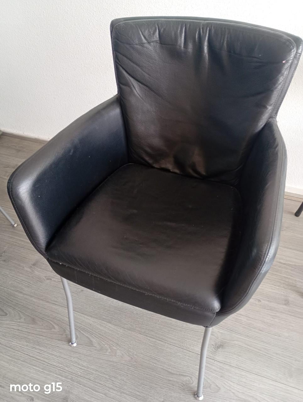 2 mooie leren stoelen