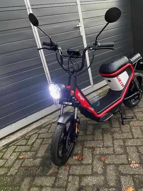 Schitterende dem agm goccia maar 131 km zwart rood elektrische tomos puch