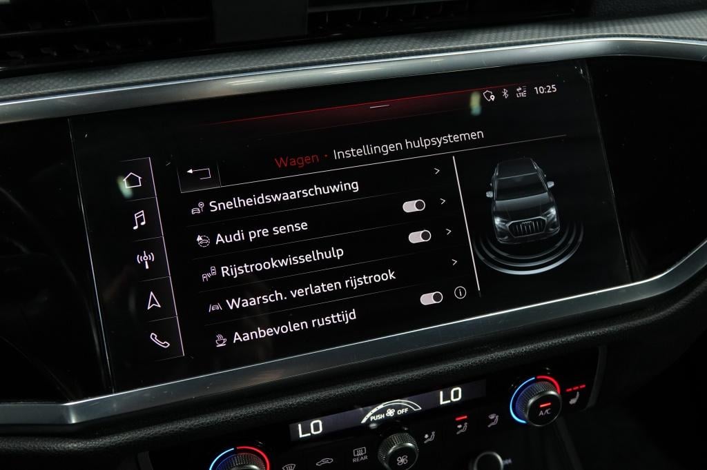 Audi Q3 35 tfsi s edition | pano | camera | stoelverw. |