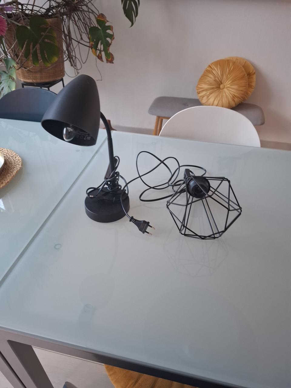 2x Zwarte sfeer lamp en bureau lamp