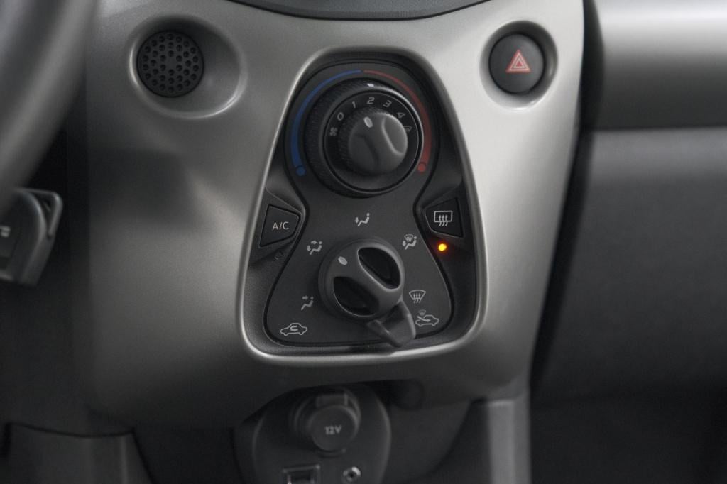 Peugeot 108 1.0 e-vti première | bluetooth radio | airco | 5 deurs