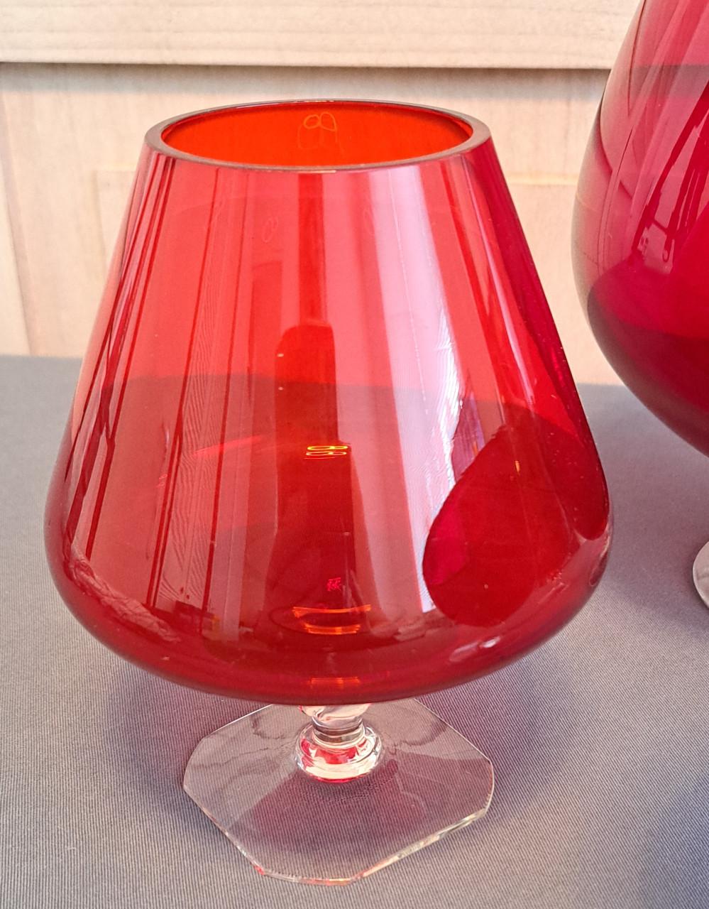 Mooi rood glaswerk