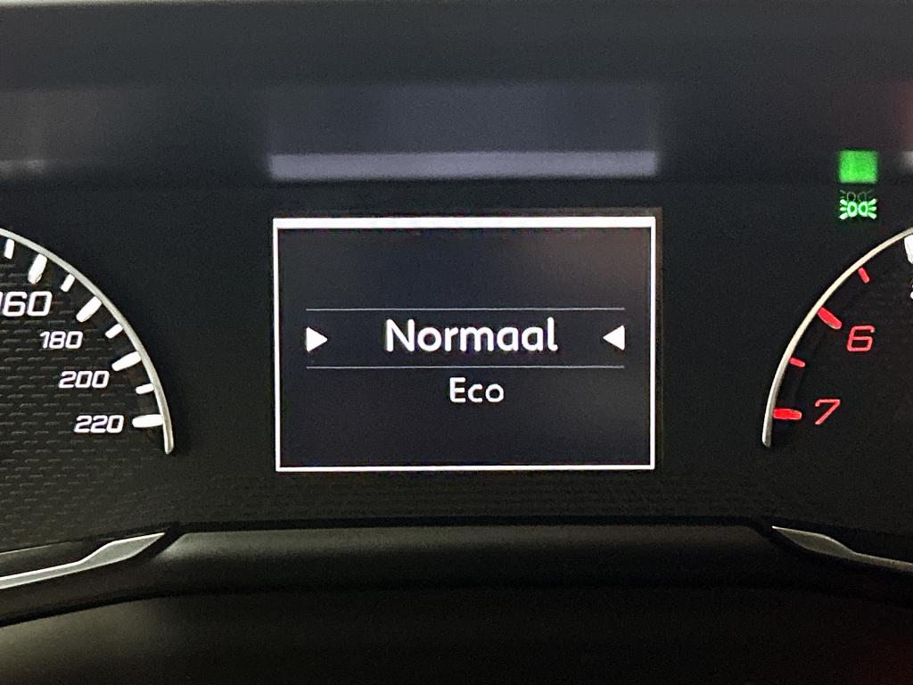 Peugeot 2008 100 pk allure | rijklaar | parkeerhulp | apple carplay | 17" l