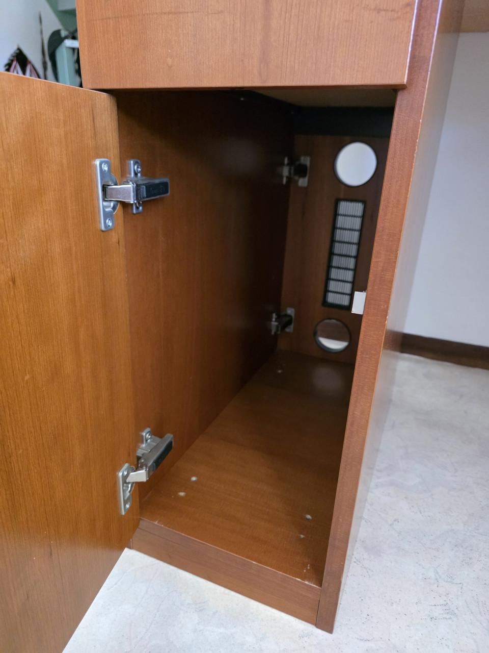 Kersenhouten bureau met ladenblok