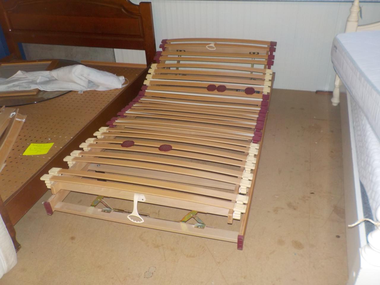 In zeer goede staat verstelbare lattenbodem op zeer stevige poten 100 x 200